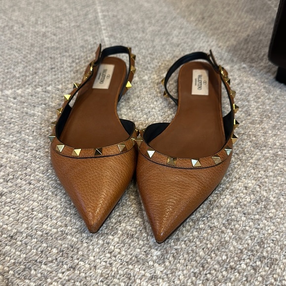 Valentino brown with gold studs and new base. Almost new. Lightly worn - Picture 4 of 5